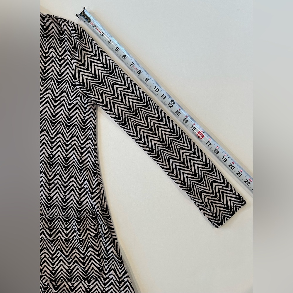 Chelsea & Theodore Black and White Zigzag Tunic - Picture 9 of 16